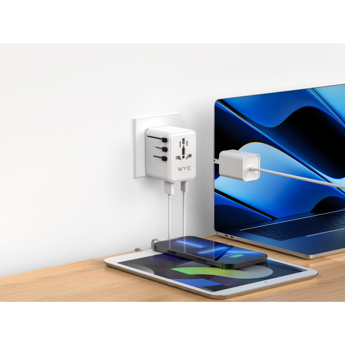 Wyeflux Universal Travel Adaptor 12W USB and C