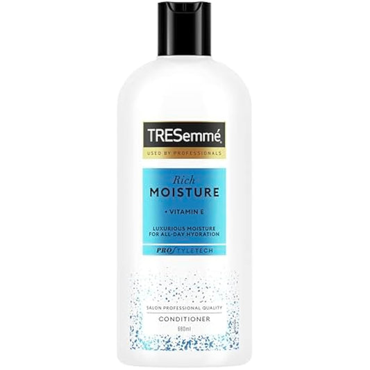 TRESemme Rich Moisture Conditioner luxurious moisture for all-day hydration for dry, damaged hair 6x 680 ml