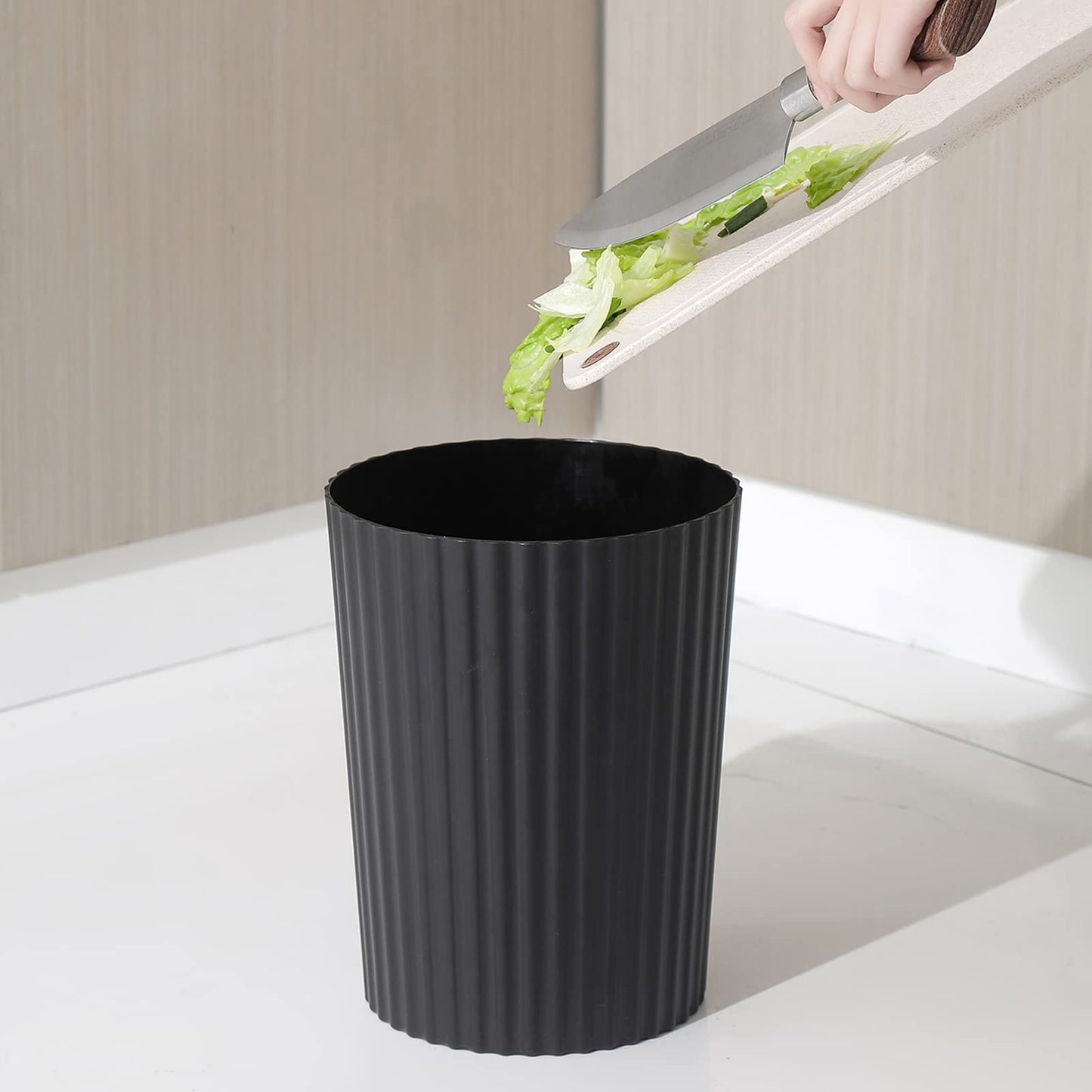 JiatuA Small Trash Can Plastic Wastebasket Round Garbage Container Bin for Bathroom, Kitchen, Bedroom, Home Office, College Dorm, Black