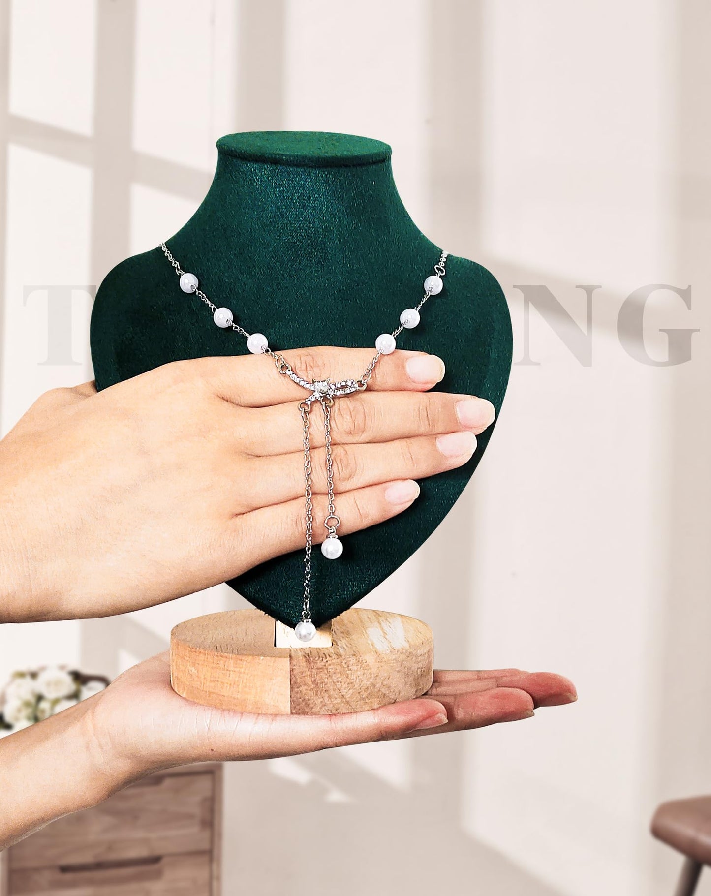 TINGSING Velvet Necklace Display Stand Jewelry Bust Display Stands