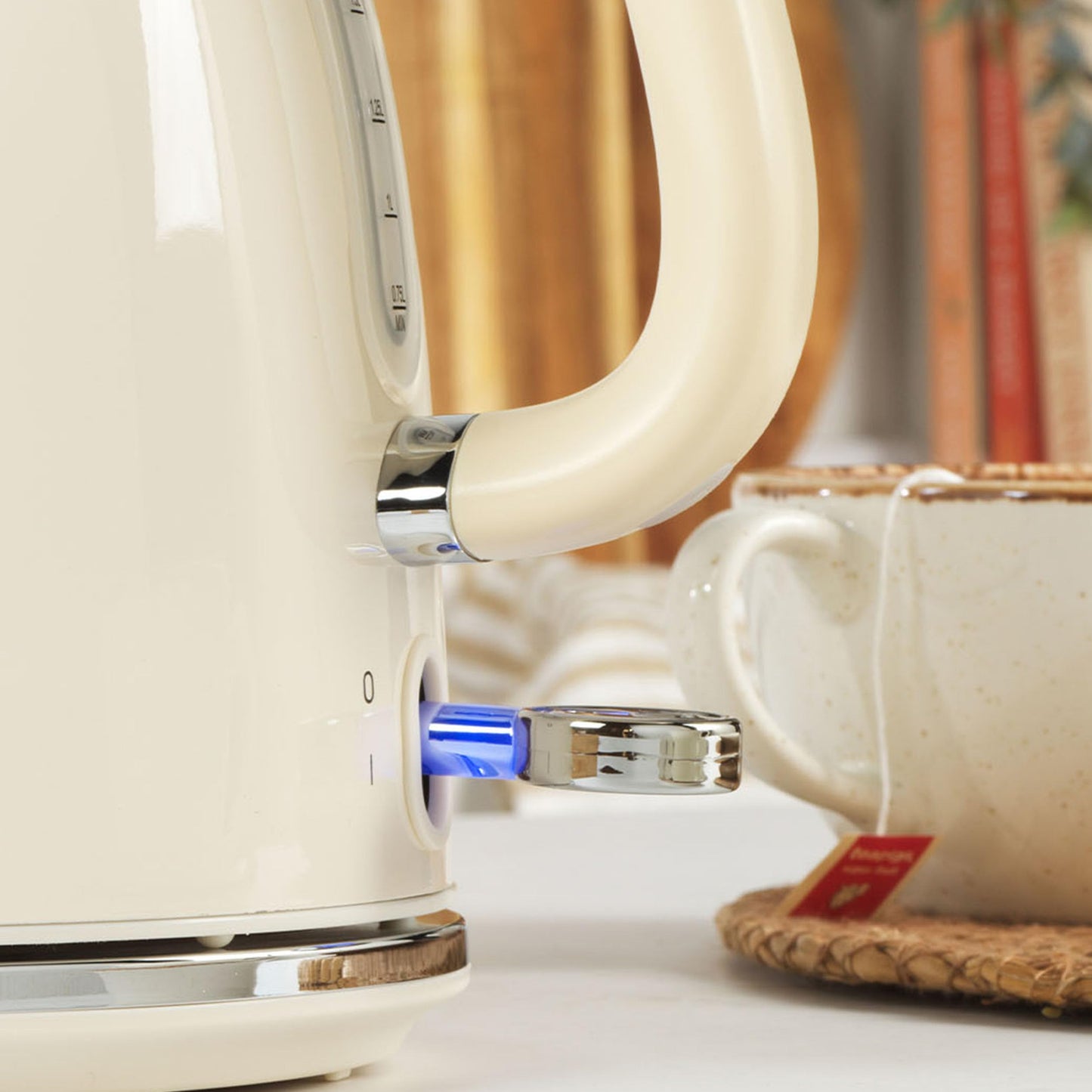 Salter Retro Kettle & Toaster Set 1.7L Fast Boil Kettle with Removable Limescale Filter, 4-Slice Wide Slot Toaster, Thick Bread, High Lift Eject,