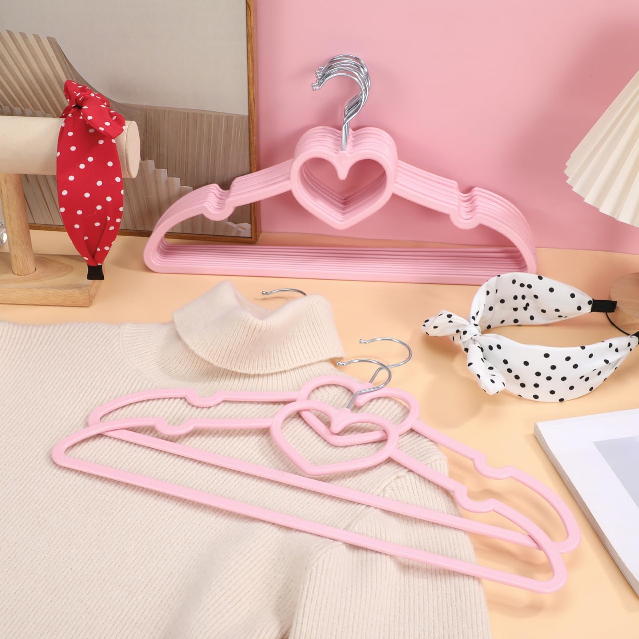 IMIKEYA 20 Pack Pink Heart Clothes Hangers: Non-Slip Plastic Coat Hangers for Adult and Children Slim Space Saving Racks for Shirt Dress Trousers