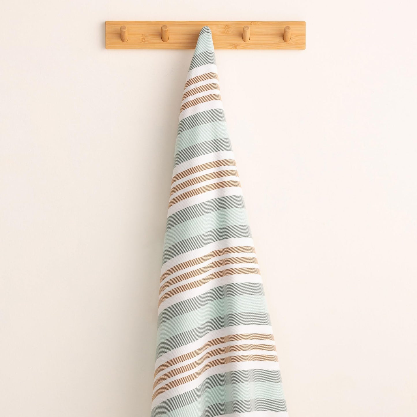 GAMUSI Rectangular Beach Towel - Bath Fouta - Tinted Yarn Embossed Fabric with Fringes - Orange/Green
