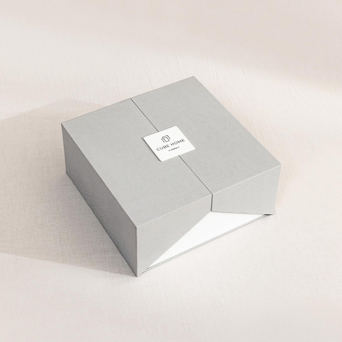 CUBE HOME Luxury 100% Bamboo Bath Towel - 70 x 140 cm - Natural Bamboo, Highly Absorbent, Quick Dry and Hypoallergenic (Eclipse Navy)