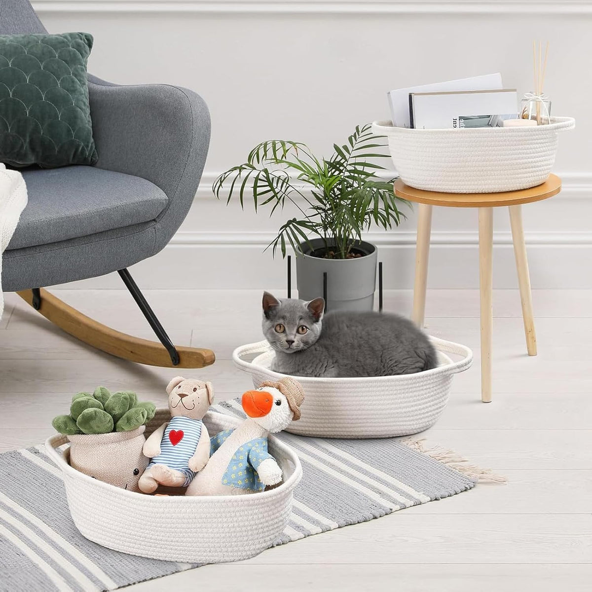 Woven Basket 30 x 20 x 12 cm, Multipurpose Storage Basket for Gifts and Organization, Small Woven Storage Basket for Bathroom and Kitchen Storage
