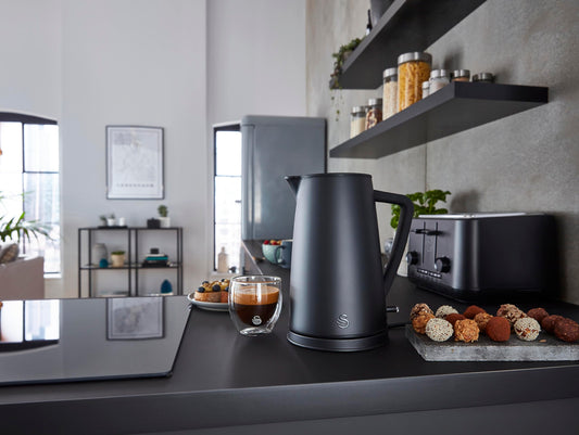 Swan SK14640BLKN Stealth Jug Kettle, Steamlined Design, Rapid Boil, 1.7L, 3000W, Matte Black