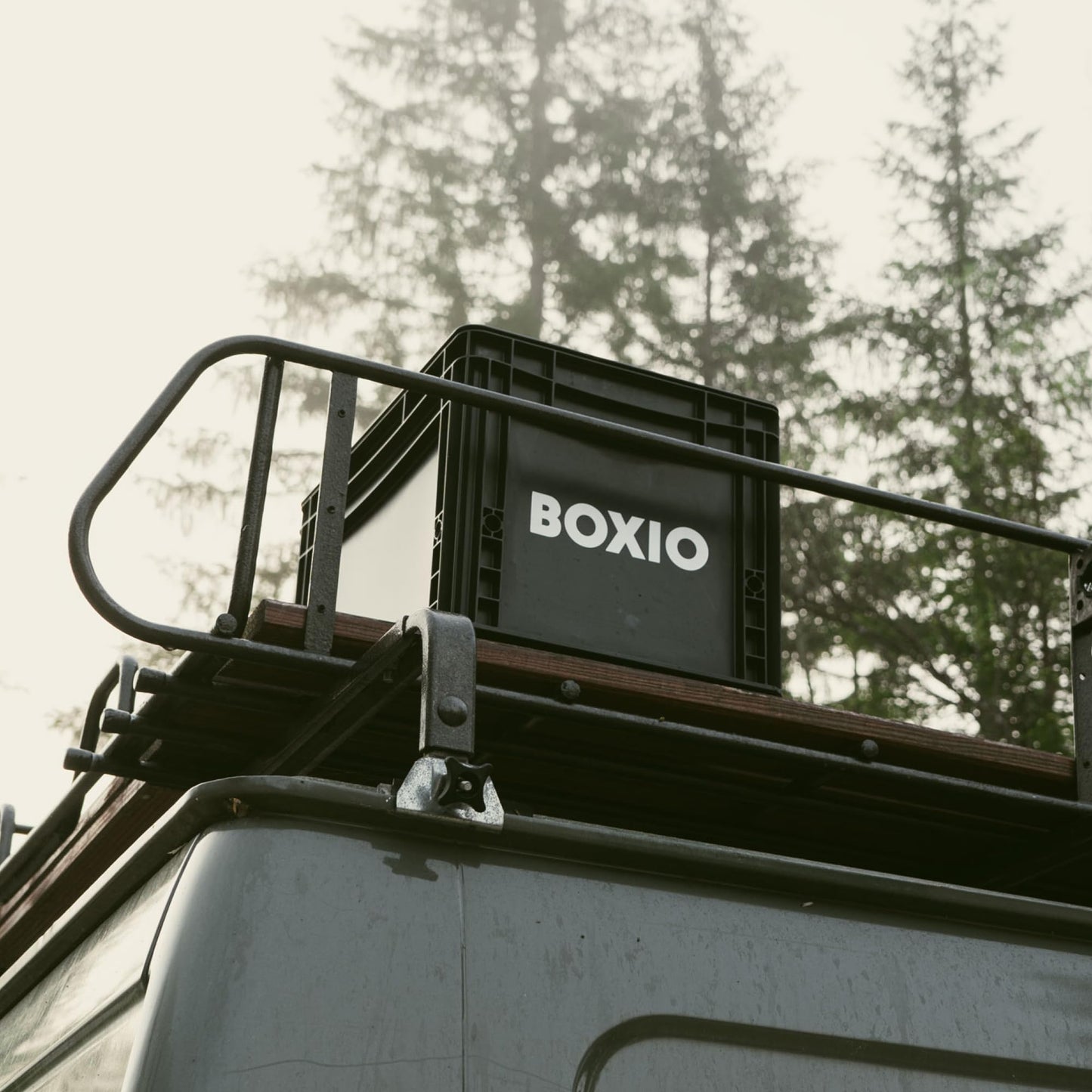 BOXIO Solo: Storage box with lid – 15.7" x 11.8" x 11.0" – perfect plastic transport box for camping, boat or garden