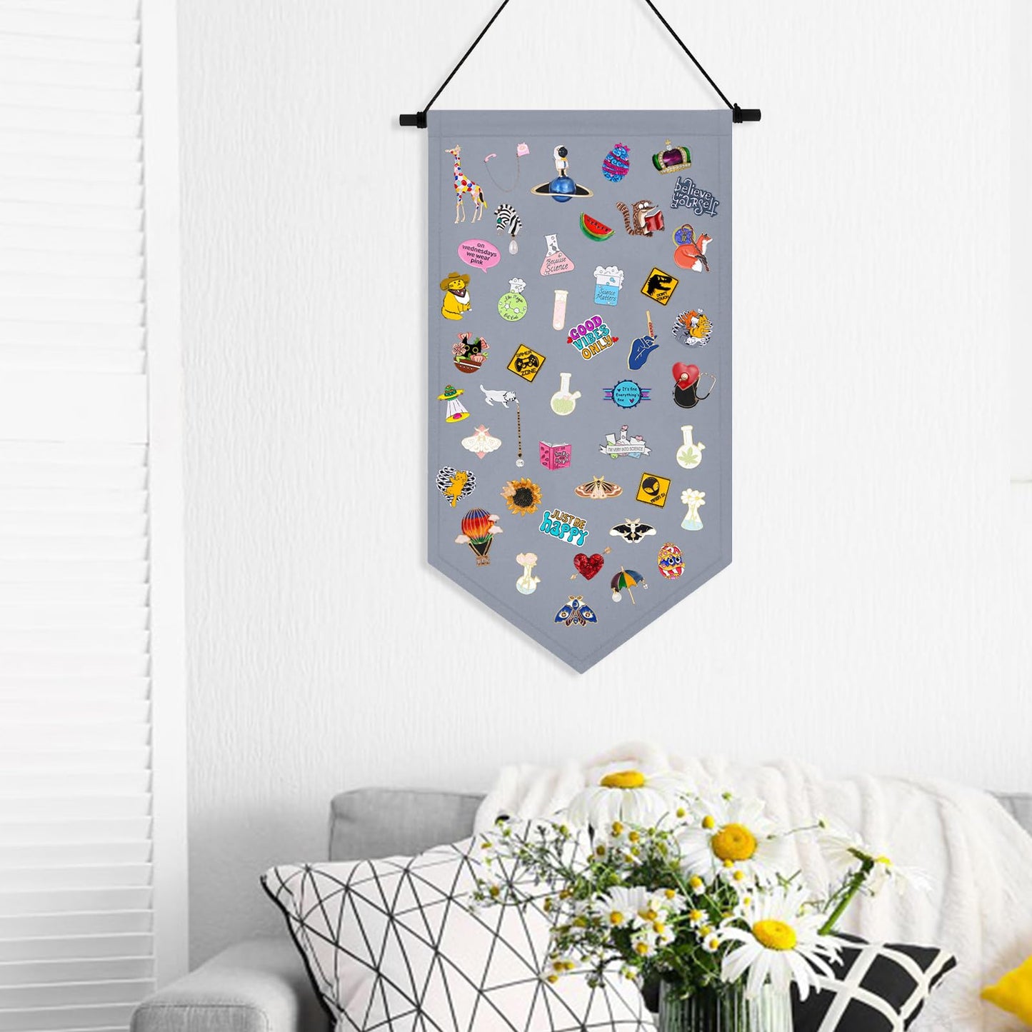 Kunyeah Wall Hanging Brooch Organizer Storage Case Colorful Canvas Pin Board Stand Enamel Pin Badge Hanging Holder Display Banner Earrings Collection