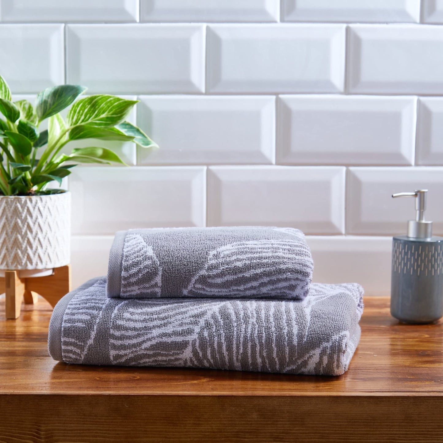 Fusion Bathroom - Matteo - Jacquard Hand Towel - 50 x 90cm in Grey