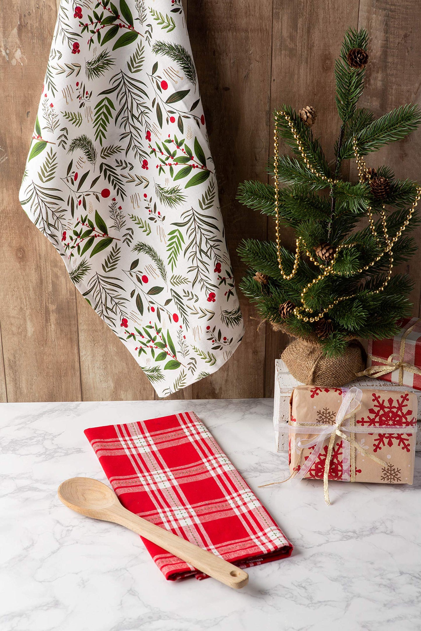 DII Floral Tea Towels for Baking, Cleaning, Entertaining & Cooking, Cotton, Boughs of Holly, 18x28