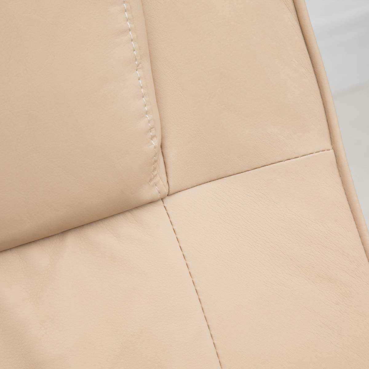 Freestanding Living Room Chair with High Density Cushion and Footrest Cream