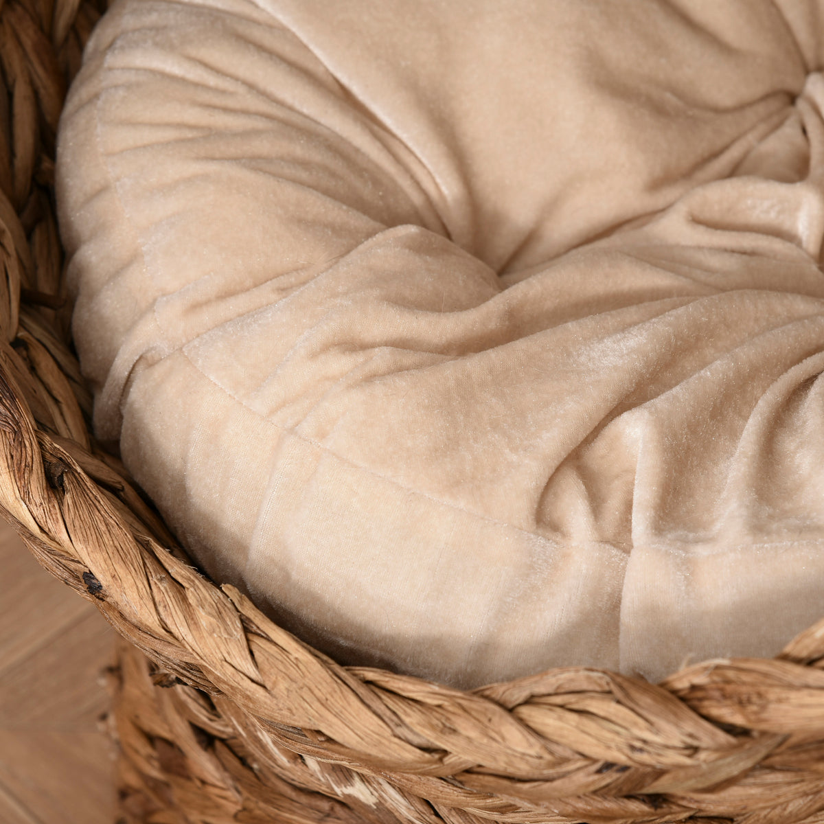 PawHut Woven Banana Leaf Elevated Cat Bed Wicker Kitten Basket Pet Den, House Cosy Cave with Soft Cushion Dome 50x42x60cm Brown