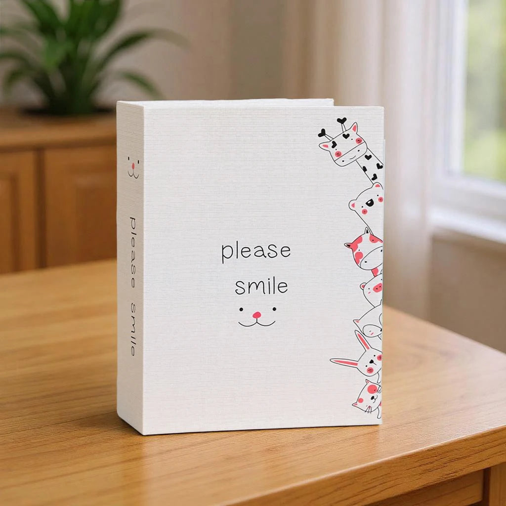 The Cartoon Cover Album Is Exquisite. It Can Hold 100 6-inch Photos And Is Suitable For Family Memory Storage And Collection