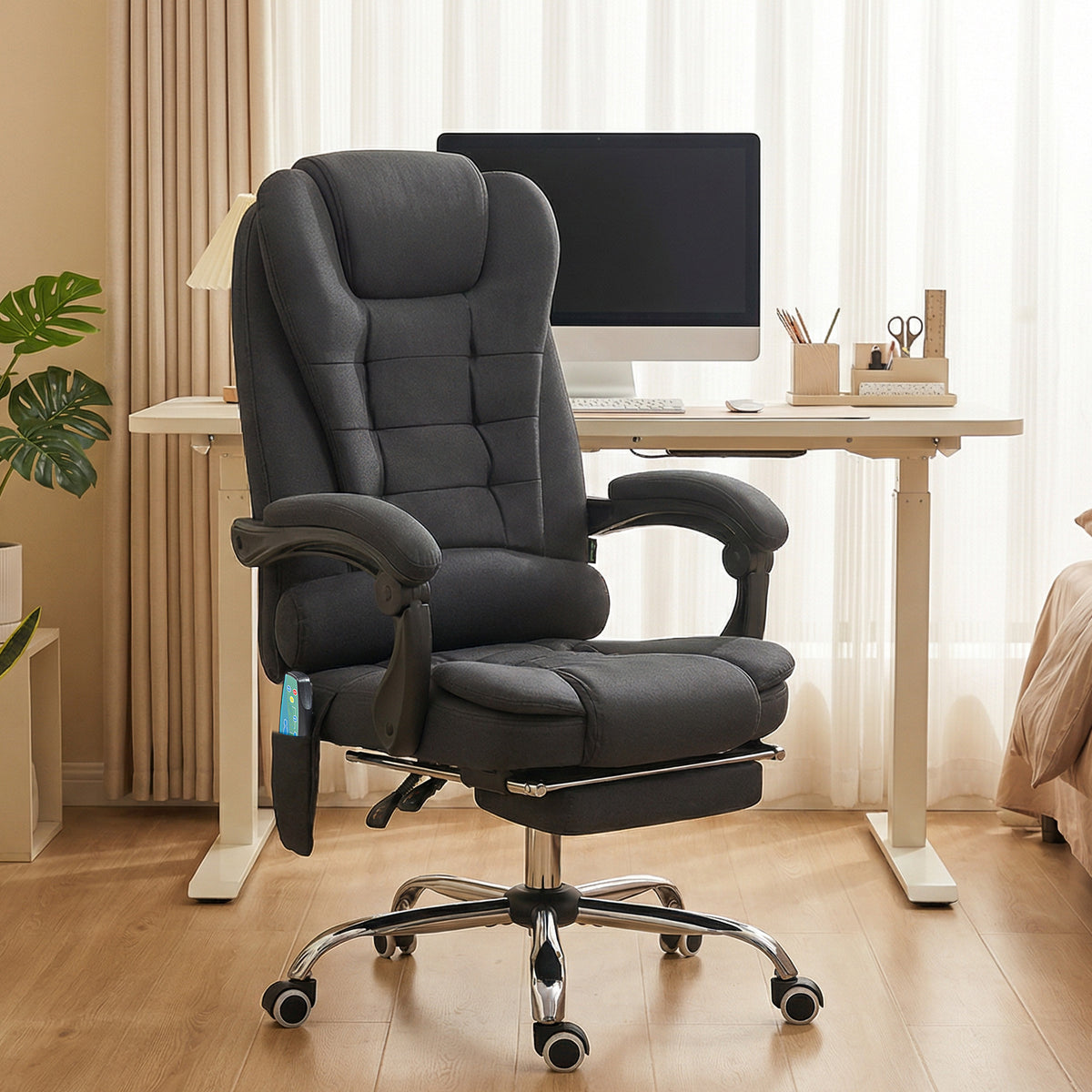 Vinsetto Six-Point Massage and Heated Office Chair with 135°Recline Back - Black