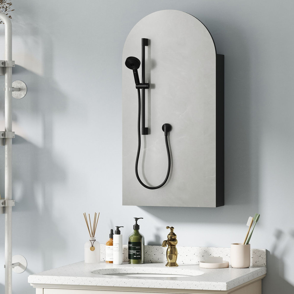 HOMCOM Arched Bathroom Mirror Cabinet with Adjustable Glass Shelves - Black