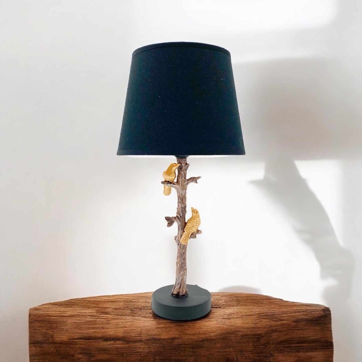 AcaciaHome Parrot Table Lamp with Drum Shade – Stylish Modern Animal-Inspired Resin Base, Decorative Lighting with Cozy Ambient Glow for Bedroom, Hallway, Living Room, or Home Décor (Table Lamp 44cm)