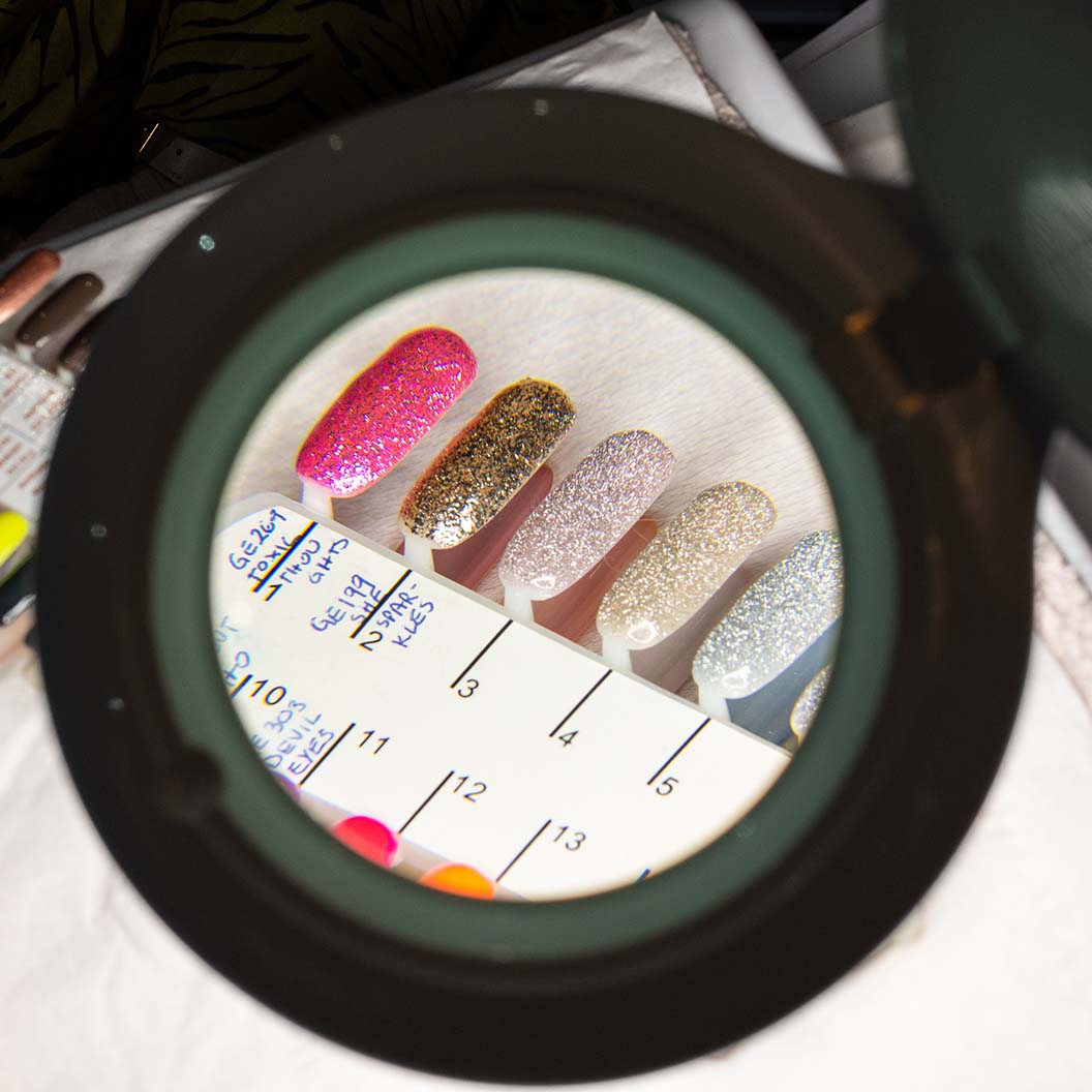 Chameleon Desk Magnifier