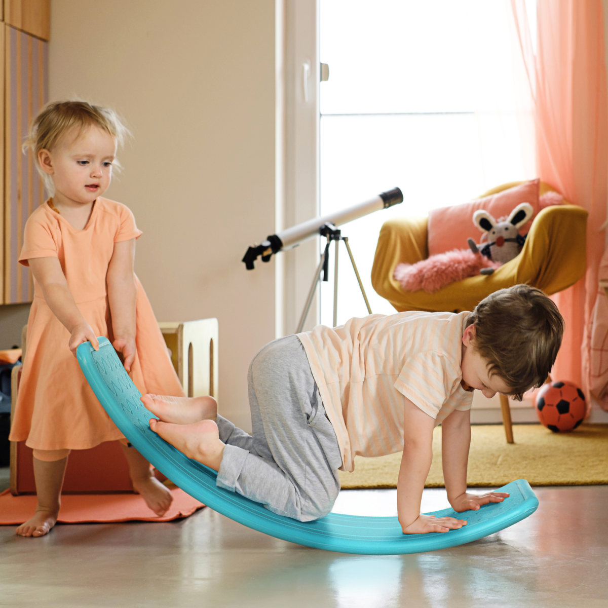 ZONEKIZ Balance Board, Kids Wobble board, Montessori Nursery Toy for 3-6 Years