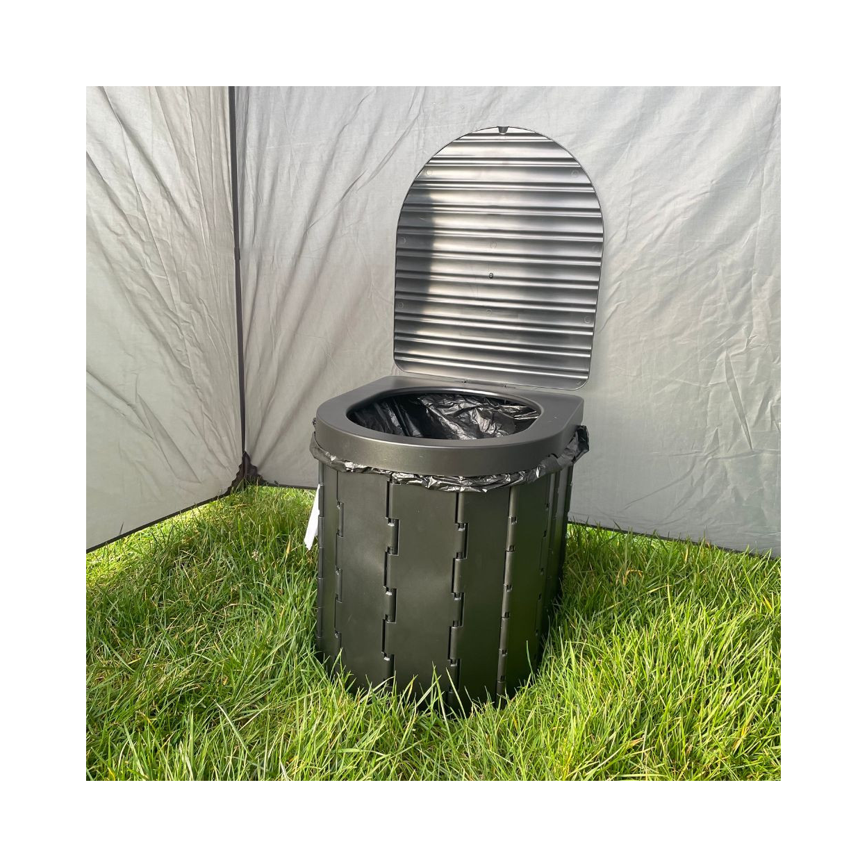 Folding toilet