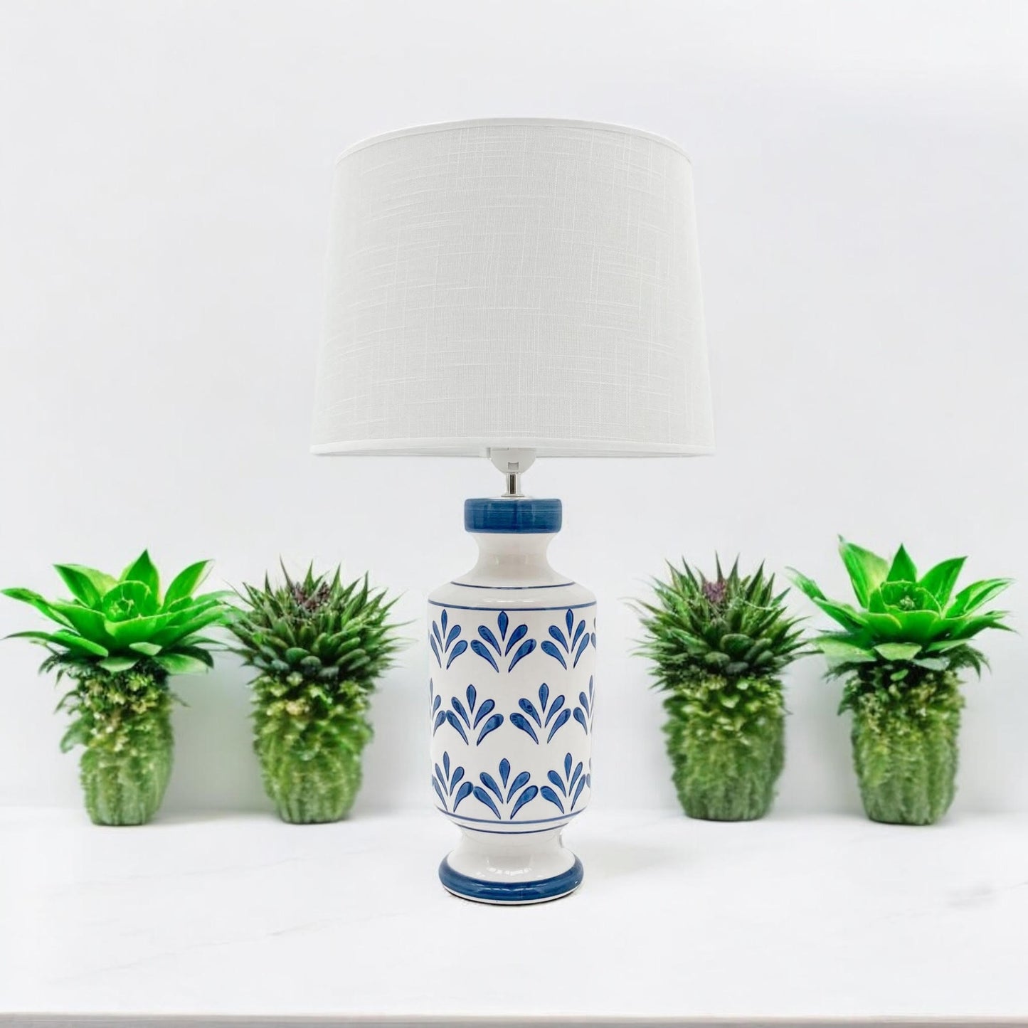 Elegant and Traditional Floral Ceramic Table Lamp – Oriental-Inspired Design with Drum Shade, Energy-Efficient 240V Lighting for Bedrooms, Living Rooms, Studies, or Dining Areas Décor (58cm)