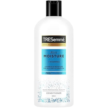 TRESemme Rich Moisture Conditioner luxurious moisture for all-day hydration for dry, damaged hair 6x 680 ml