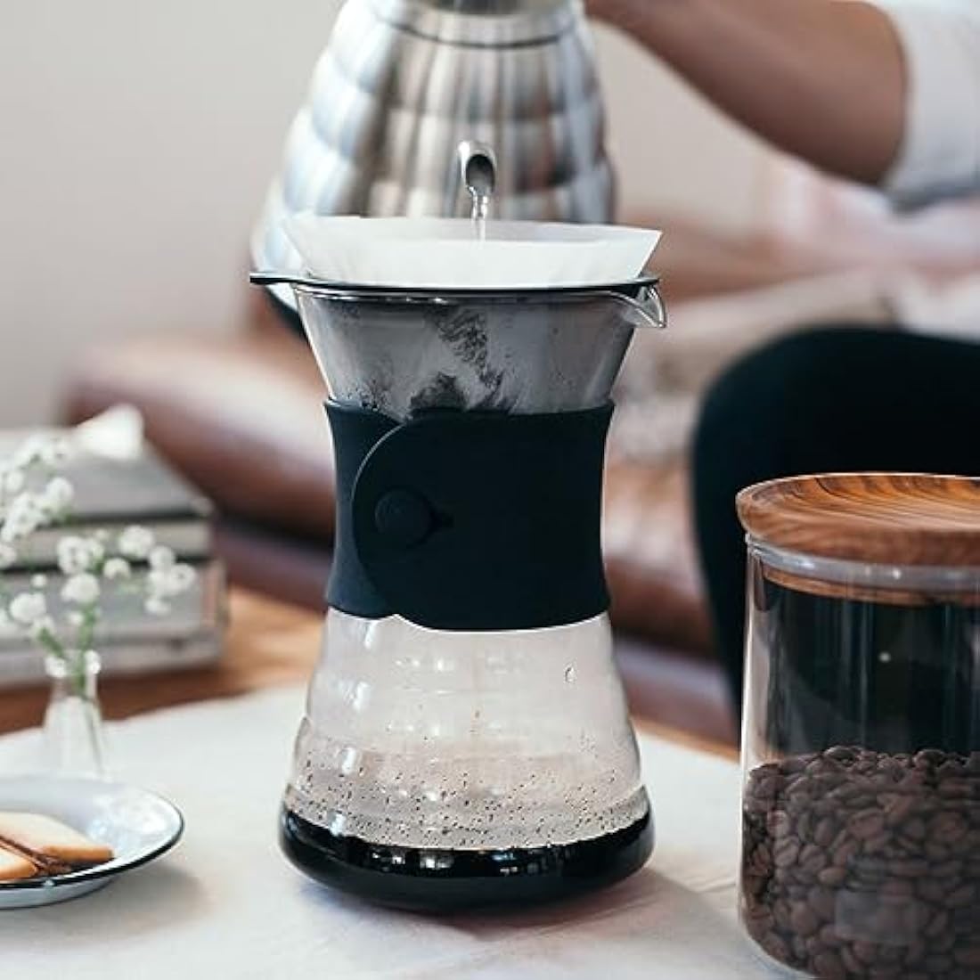 Hario VDD-02B Drip Decanter Pourover Coffee Brewer Server for 2 - 3 Cups, 700 ml