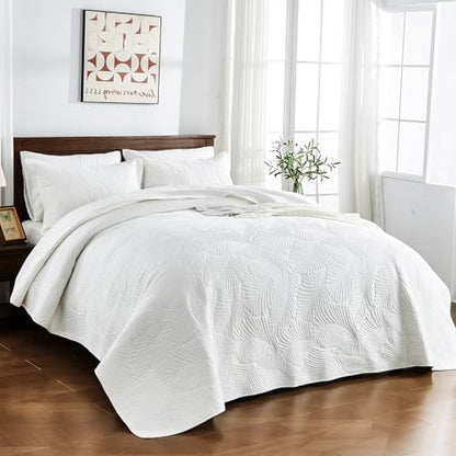 Qucover Quilted Bedspreads Soft and Comfortable Cotton Bedspread Super King Size with Elegant Embroidered Palm Leaf Pattern, 3 Pieces Bedspreads