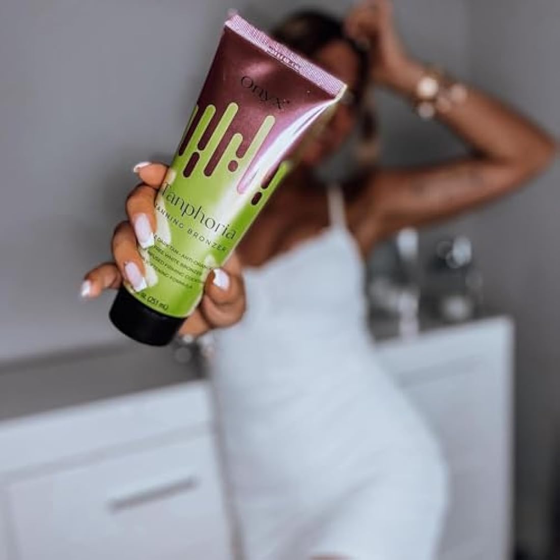 Onyx Tanphoria Sunbed Cream with Bronzer | Tanning Accelerator for Dark Tan | Indoor & Outdoor Sunbed Lotion | Gradual Bronzing for Deep Golden Results | Streak-Free & Long-Lasting Tanning Formula