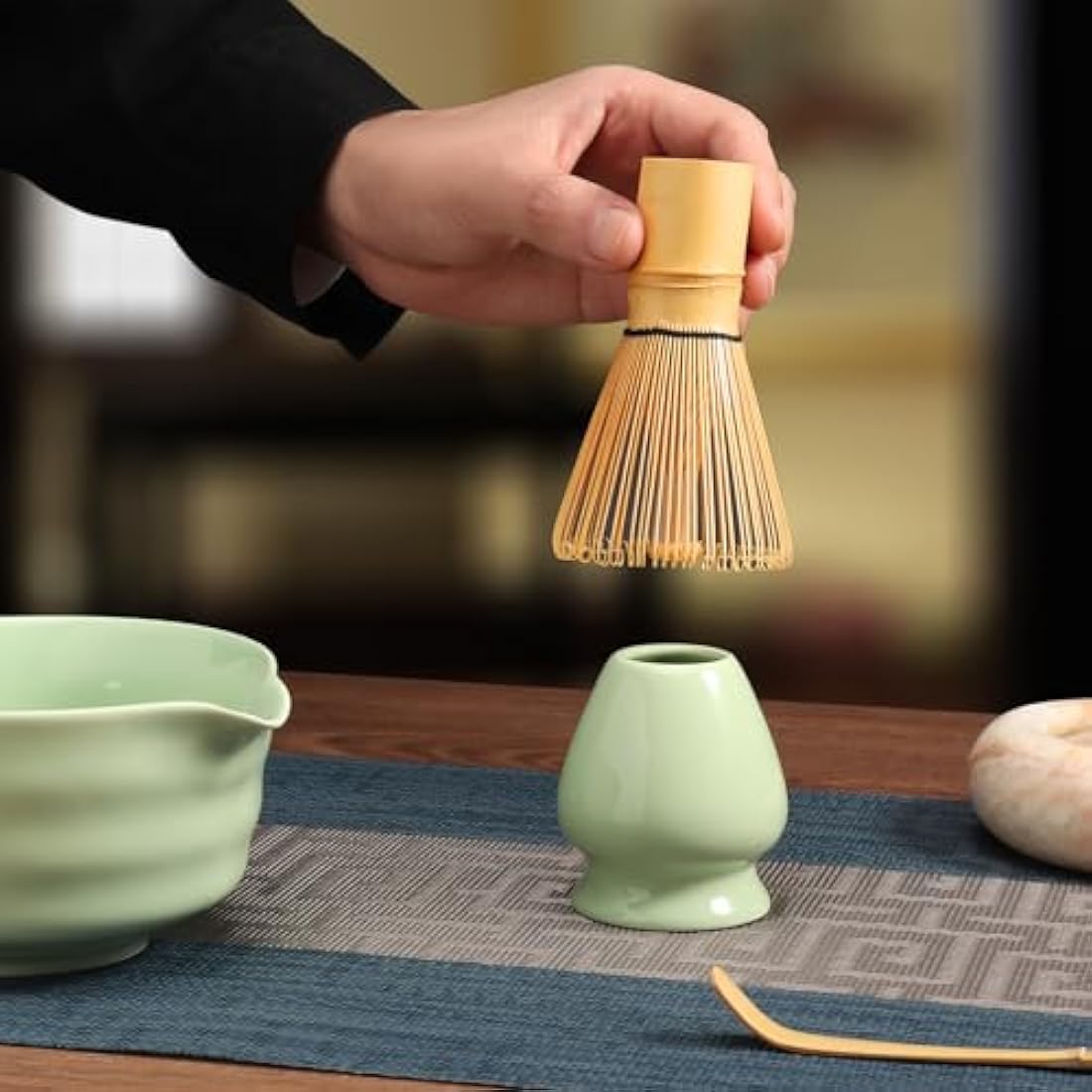 Geebuzz Matcha Whisk Set - Matcha Bowl and Bamboo Matcha Whisk, Scoop, Spoon, Sifter, Whisk Holder, 6pcs Perfect Matcha Starter Kit for Matcha Tea Ceremony (B Green)