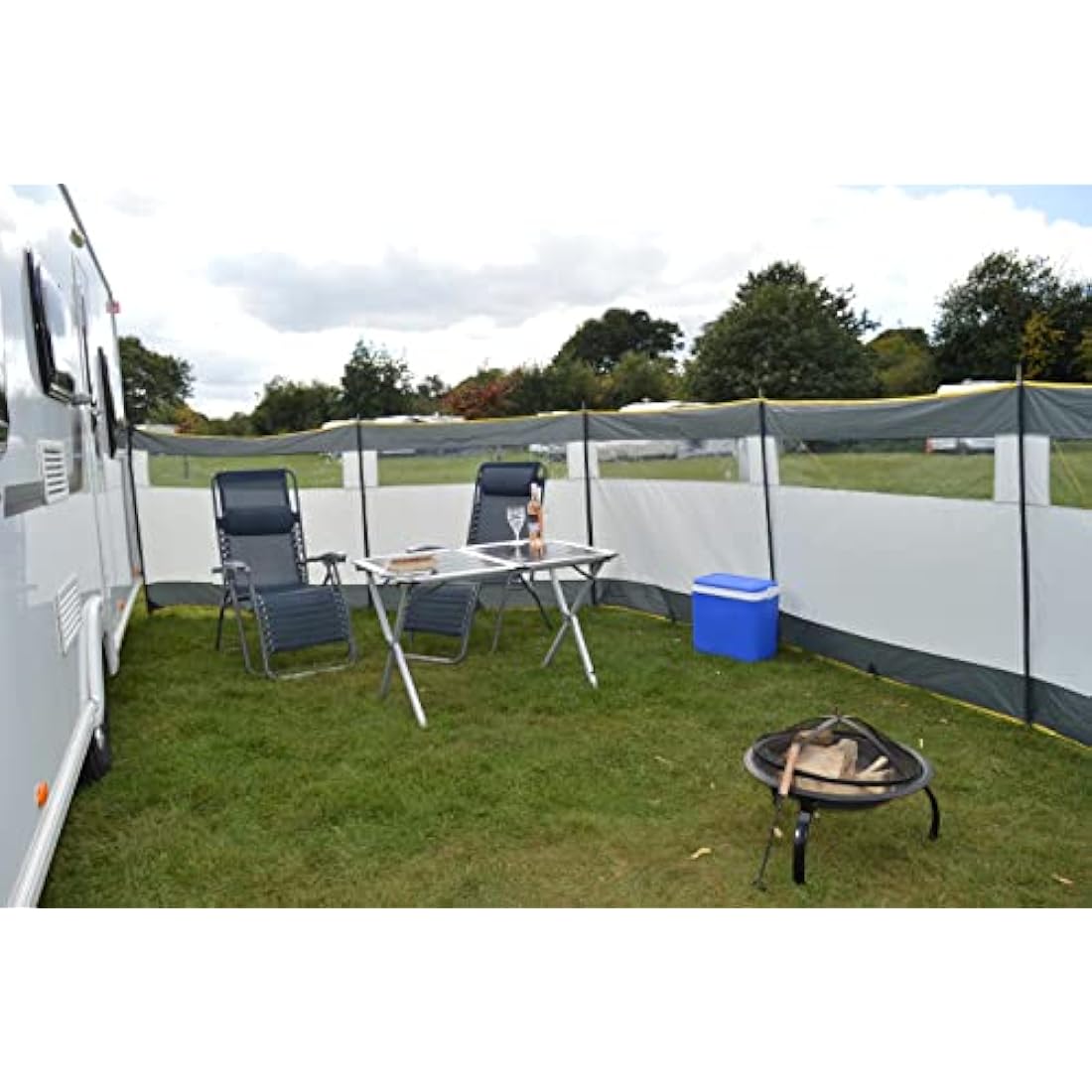BITS4REASONS 8 Metre Long Maypole New Model MP9538 5 Panel Steel Poled Windbreak. Offers Privacy & Wind Protection Perfect For Outdoor Activities Such As Camping or Beach Outings (8m x 1.4m)