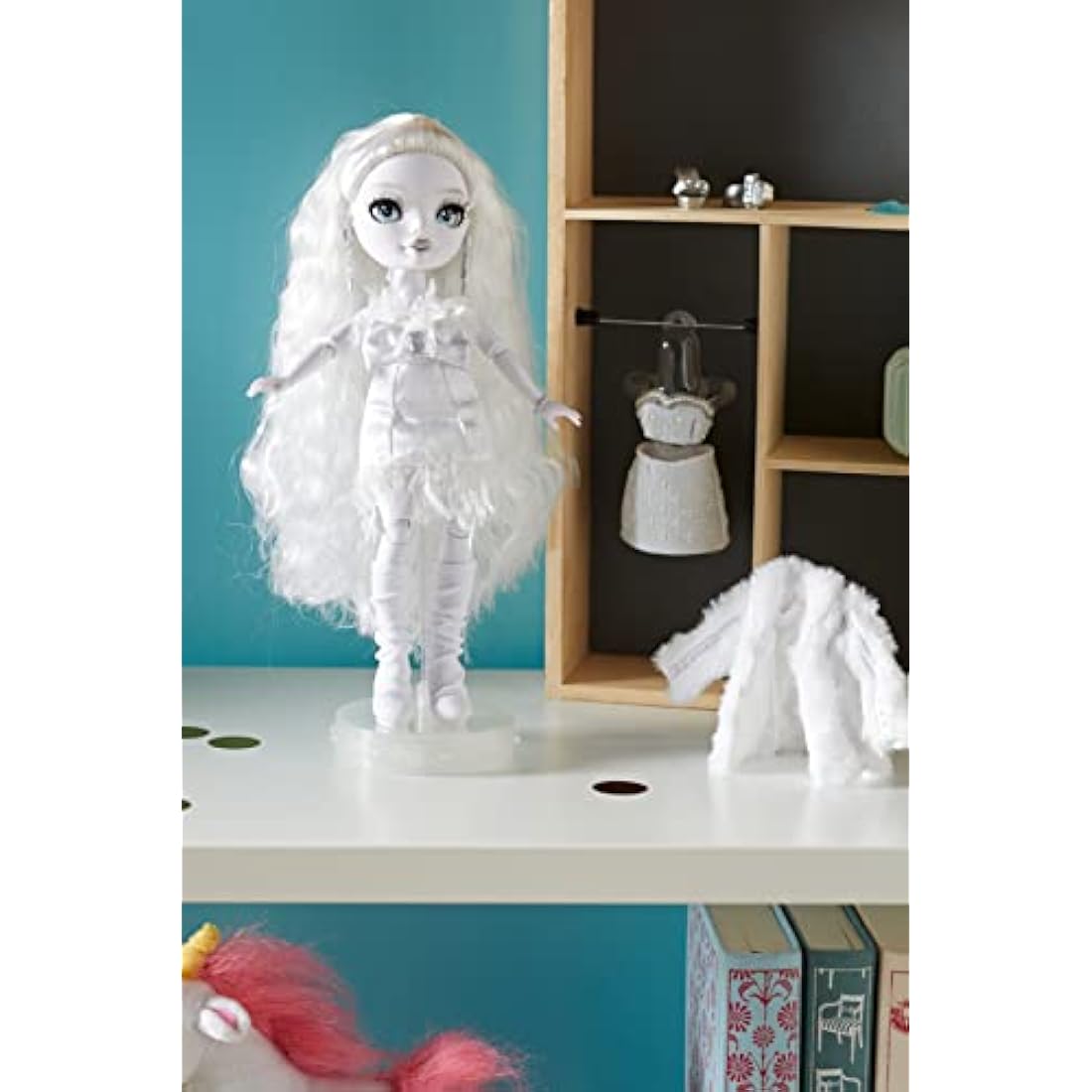 Rainbow High Shadow High Series - NATASHA ZIMA - Greyscale Fashion Doll With Wavy White Hair, Two Designer Outfits And Accessories - Collectable - For Kids Ages 6+