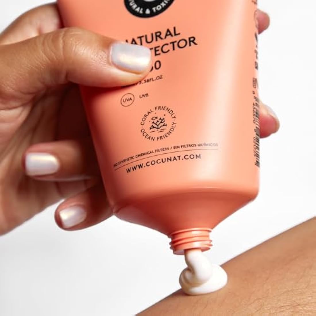 COCUNAT - Natural Sunscreen SPF 30 - Natural Sunscreen - Moisturises and protects - Easy to apply and absorb - 100 ml