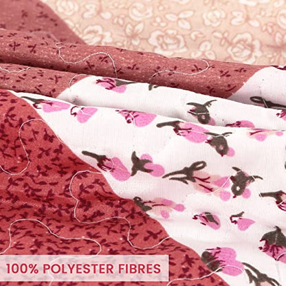 Qucover Quilted Bedspread Super King 250x270cm, Multicolour Print Bright Red Pink Beige Patchwork Quilt with 2 Pillow Shams, Lightweight Soft