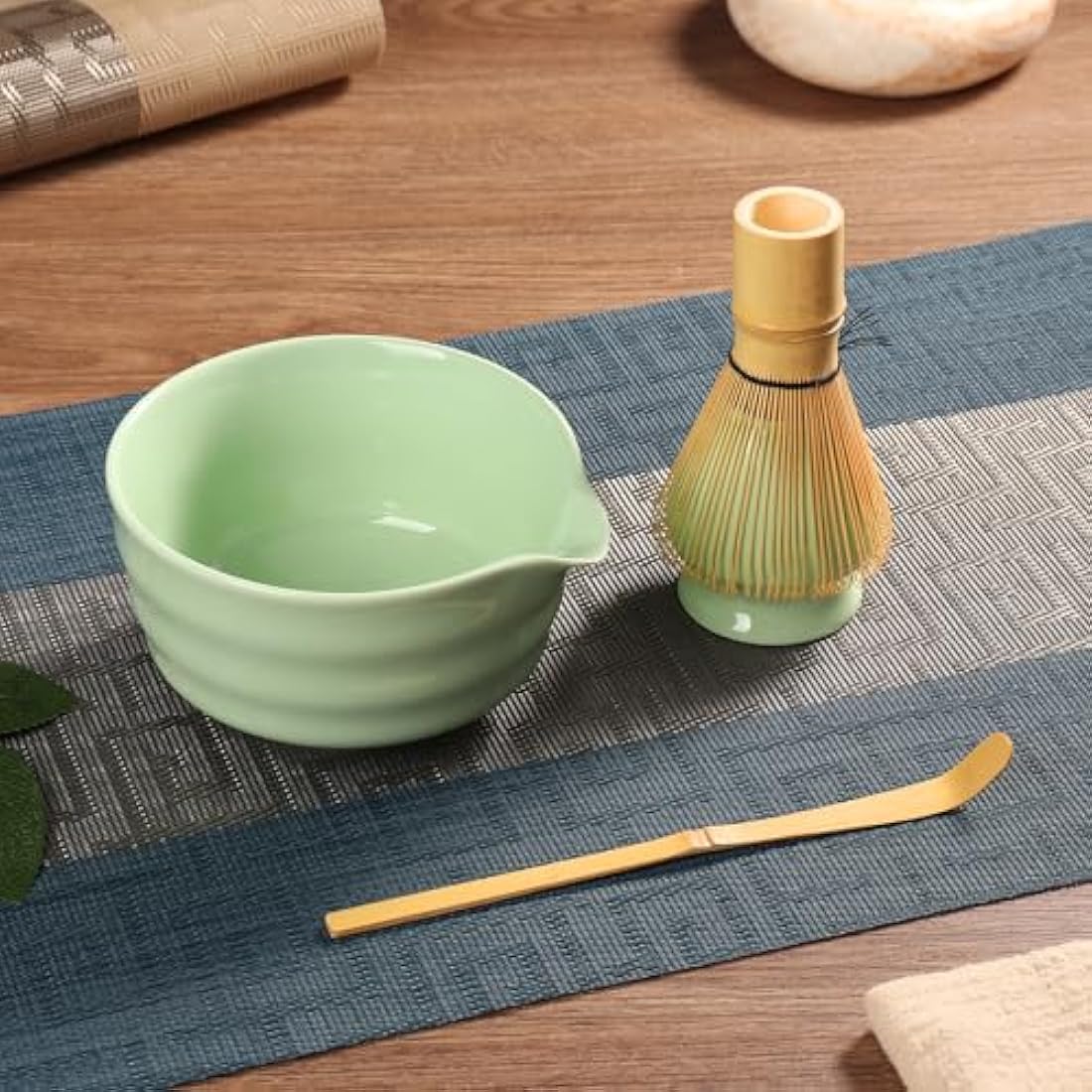 Geebuzz Matcha Whisk Set - Matcha Bowl and Bamboo Matcha Whisk, Scoop, Spoon, Sifter, Whisk Holder, 6pcs Perfect Matcha Starter Kit for Matcha Tea Ceremony (B Green)