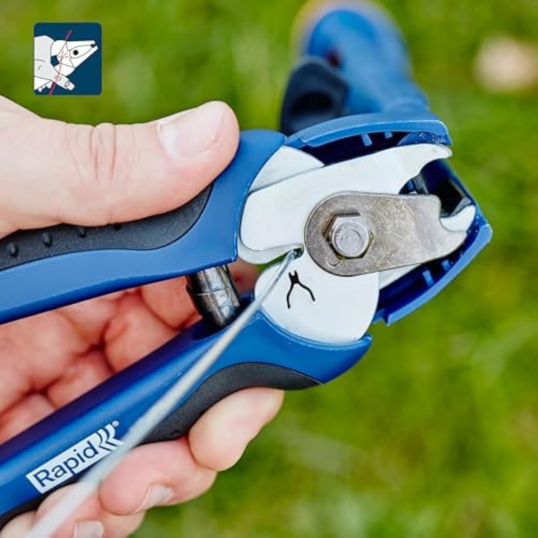 Rapid FP216 Fence Pliers for VR16 Fence Hogrings with High Capacity Magazine, Ergonomic Soft Handle, and Easy Storage Features (23467900)