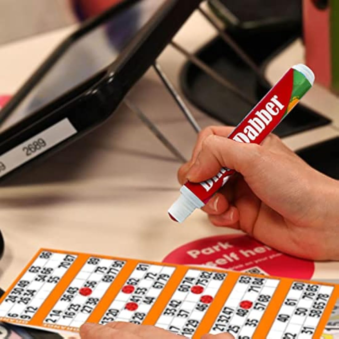 (Pack of 4) Large Bingo Dabber Marker Pens Non drip Bingo Dabbers Bright Assorted Colours Dauber Marker for Bingo Tickets Bingo Flyers Lotto Fun Family Game