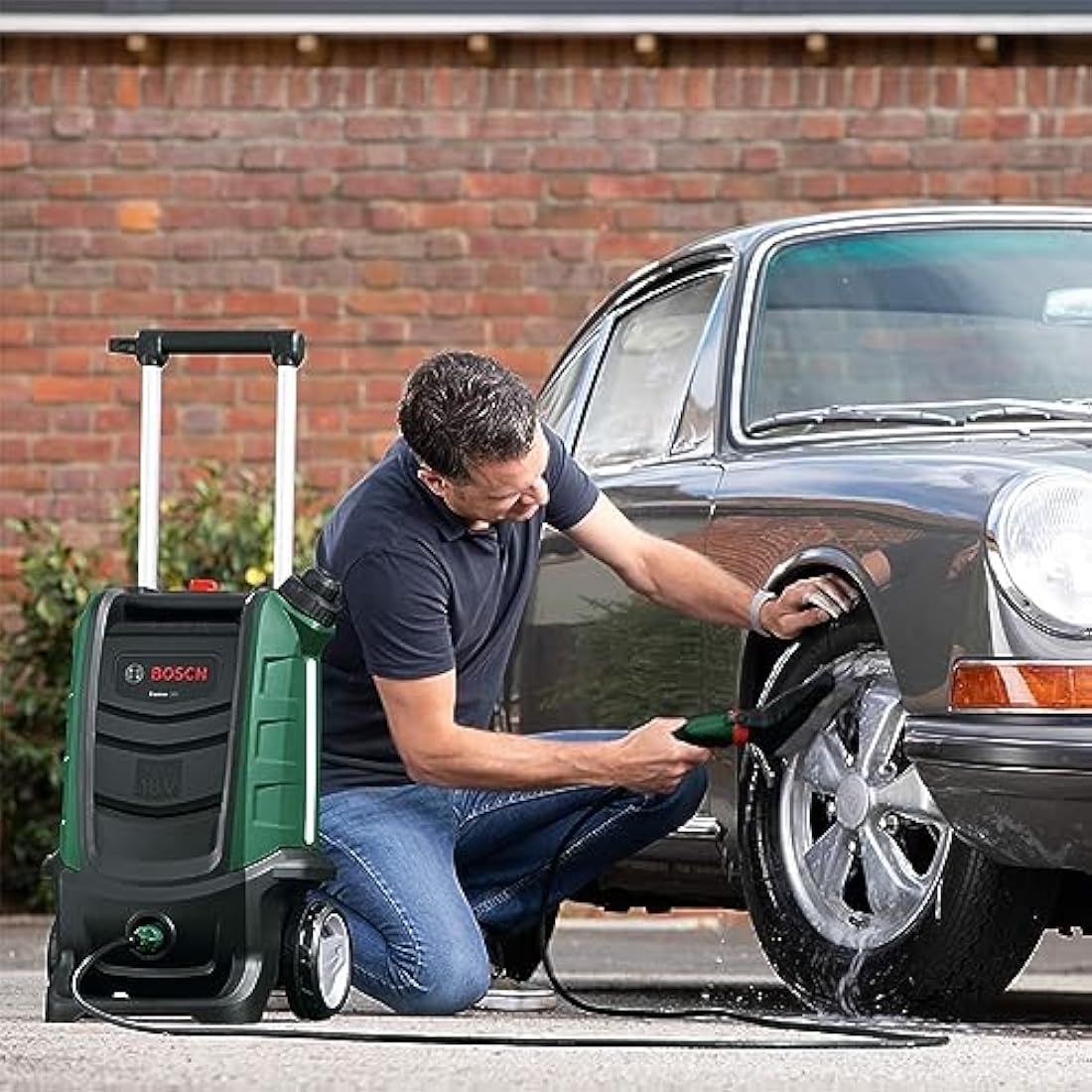 Bosch Cordless Outdoor Pressure Washer Fontus 18V (without battery, 18 Volt System, in carton packaging)
