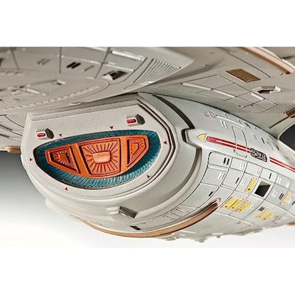 Revell 04992 U.S.S. Voyager 1:670 Scale Unbuilt/Unpainted Plastic Model Kit