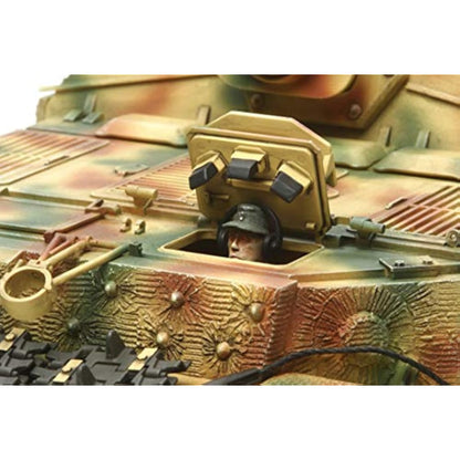 TAMIYA 300035325 – 1: 35 WWII German Heavy Armoured Tank Elephant, Beige