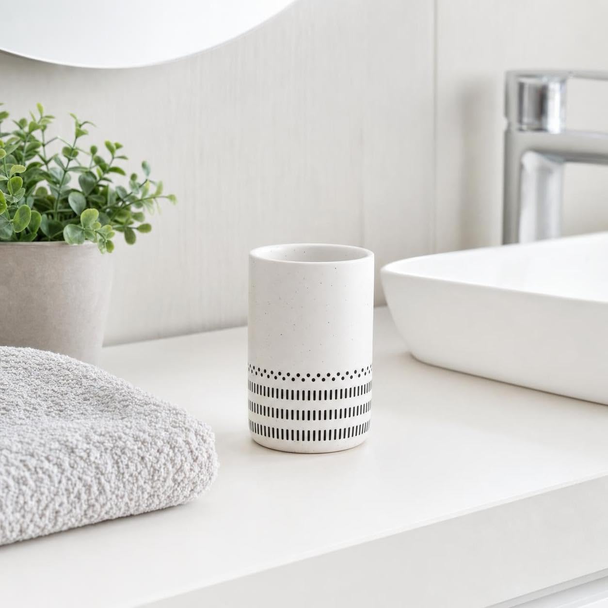Kleine Wolke Alva toothbrush holder, accessories, colour: black and white, material: stoneware