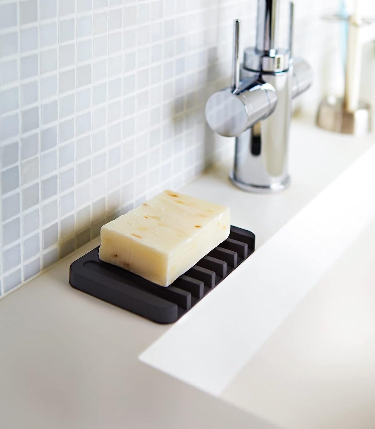 Flexible Silicone Soap Dish - Bathroom Organizer, Water Tray Stand, Non-Slip Box, Drainable Saver Pad for Shower, Kitchen - Black