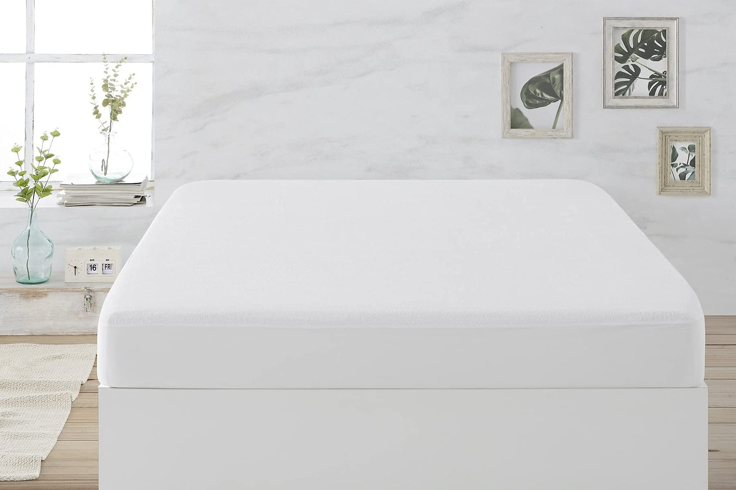 EasyCosy - Mattress Protector Size Bed 90cm (90x190/200cm) cm with 4 elastic Corners - Model DREAMS - Waterproof and breathable curl mattress Cover.