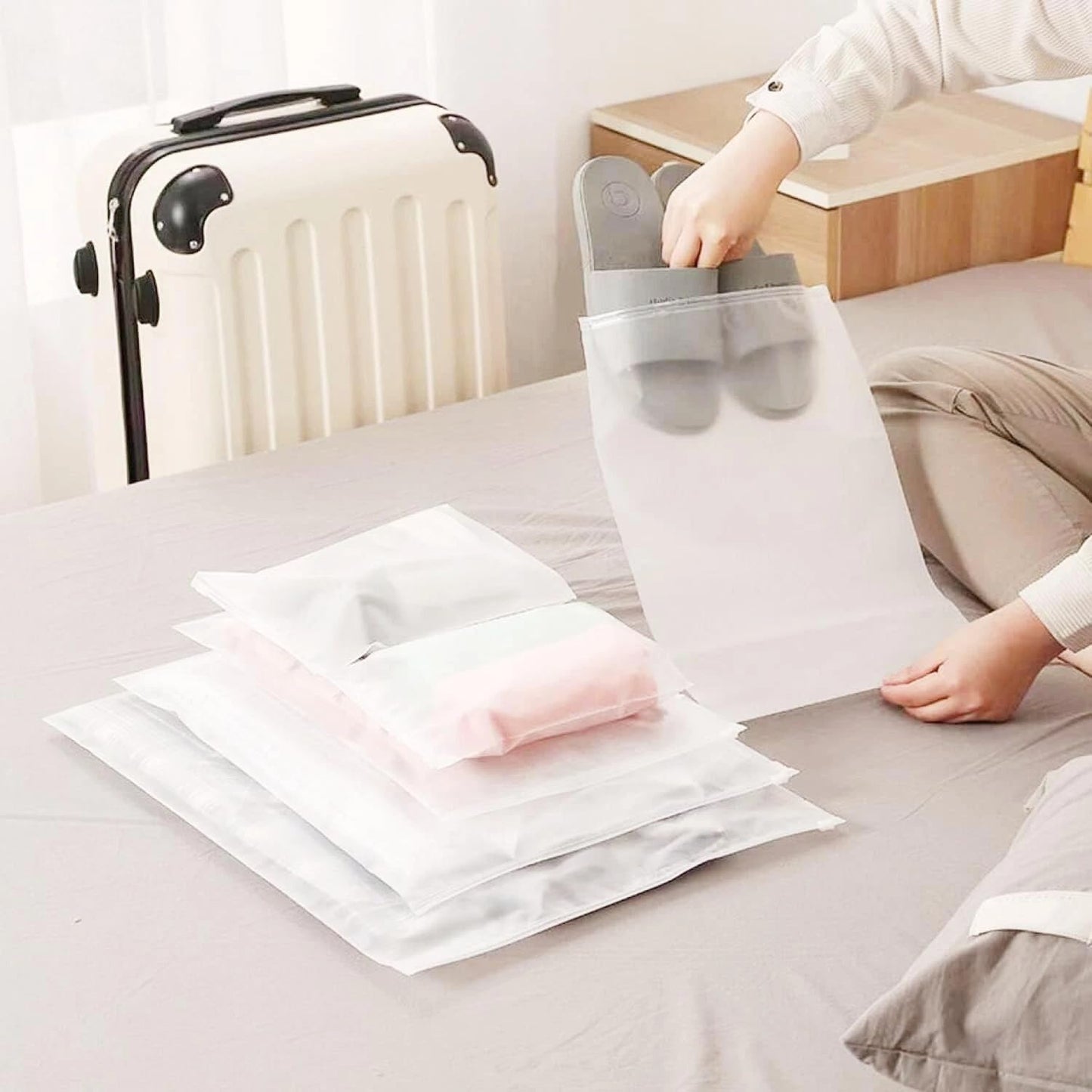 25Pcs Reusable Ziplock Bags,Travel Clothes Storage Bags,5 Multiple Size, Reusable Plastic Frosted Packing Storage Bags for Clothes Shoe