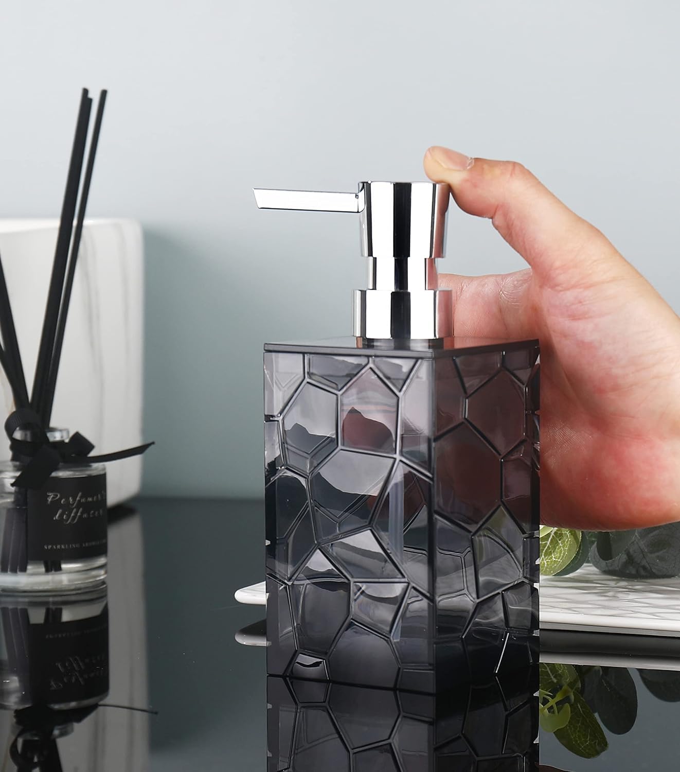 2 Pack Hand Soap Dispenser Set, Clear Acrylic Plastic Liquid Pump Bottles Refillable Lotion Dispenser for Bathroom Decor Kitchen College Dorm (Gray)