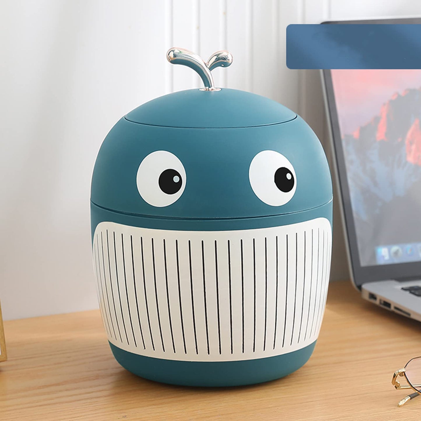 Jauhmui Cute Mini Desktop Waste Paper Bin with Lid, Plastic Whale Waste Basket, Small Table Waste Bin, Office Table Bin