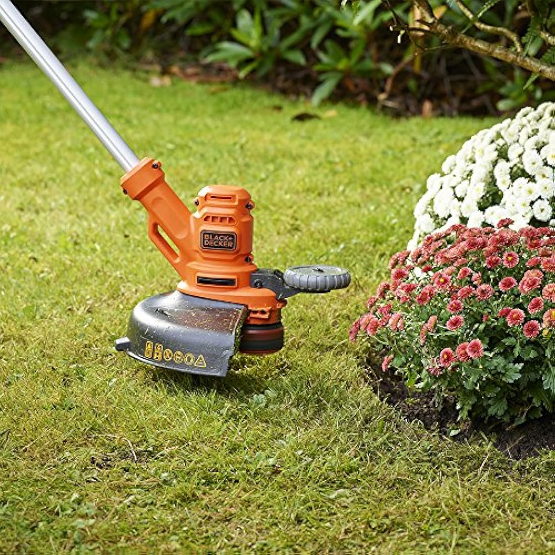 BLACK+DECKER Electric Strimmer with Automatic Single Line Feed, 55W, 240V, Cutting Width 30cm,BESTA530-GB
