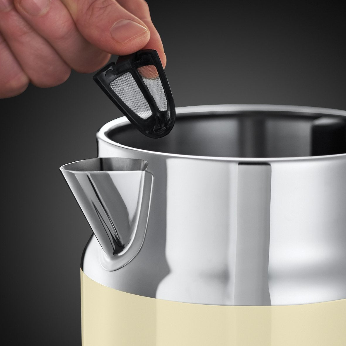 Russell Hobbs Electric Kettle (1.7L, Rapid Boil function, Perfect Pour Spout, Stainless Steel accents, Retro design, Removable washable filter, Water