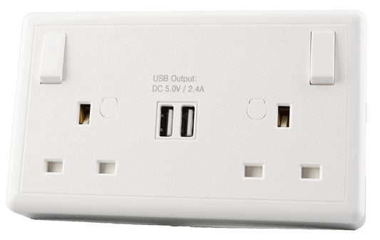 WK Electrical - 13A 1G to 2G Switched Converter Socket with USB (2400mA)