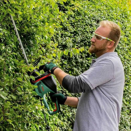 Bosch Trimmer AdvancedHedgeCut 65 (500 W, Blade Length: 65 cm, for Large Hedges, Tooth Opening: 34 mm, in Carton Packaging)