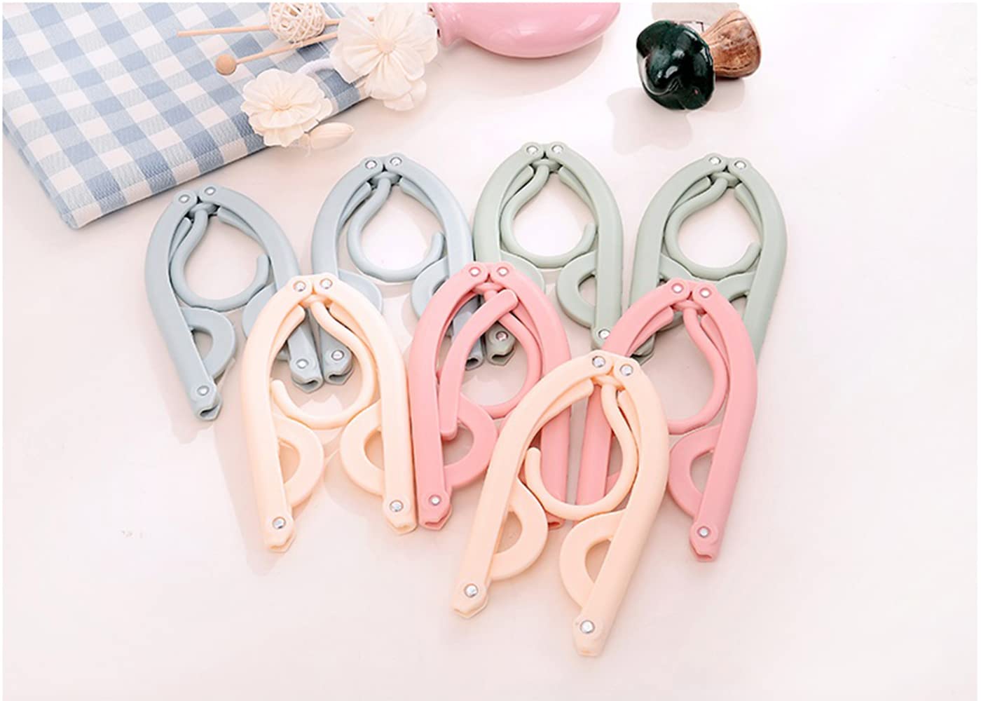 YUTOU Portable Clothes Hangers Plastic Foldable Travel Hangers Clothes Drying Rack Clothes Hanger Hooks for Clothes 4 Colours Foldable Clothes Dryer